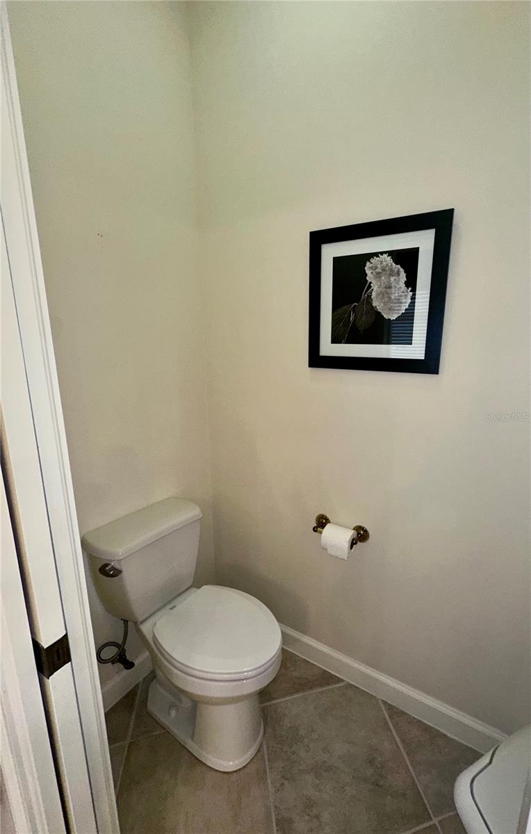 194 MONTELLUNA DR — photo 33