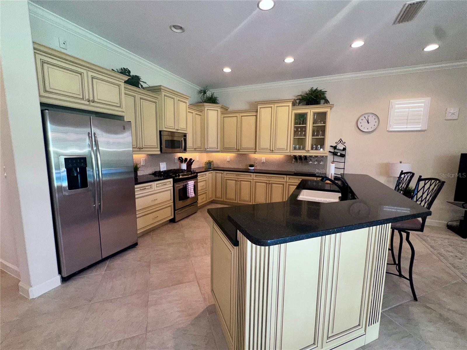 194 MONTELLUNA DR — photo 16