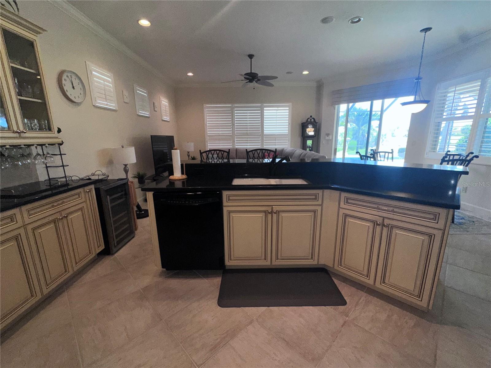 194 MONTELLUNA DR — photo 18