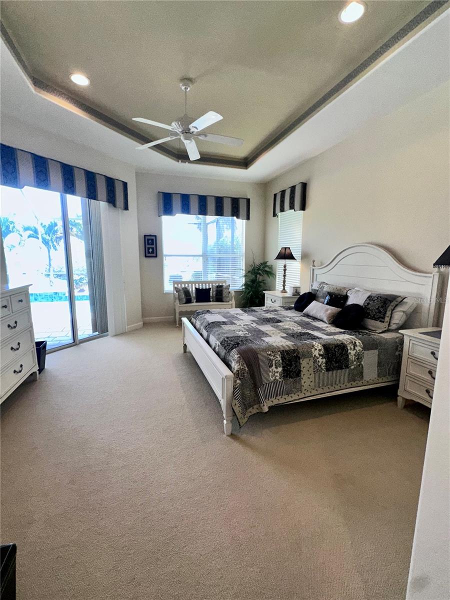 194 MONTELLUNA DR — photo 34