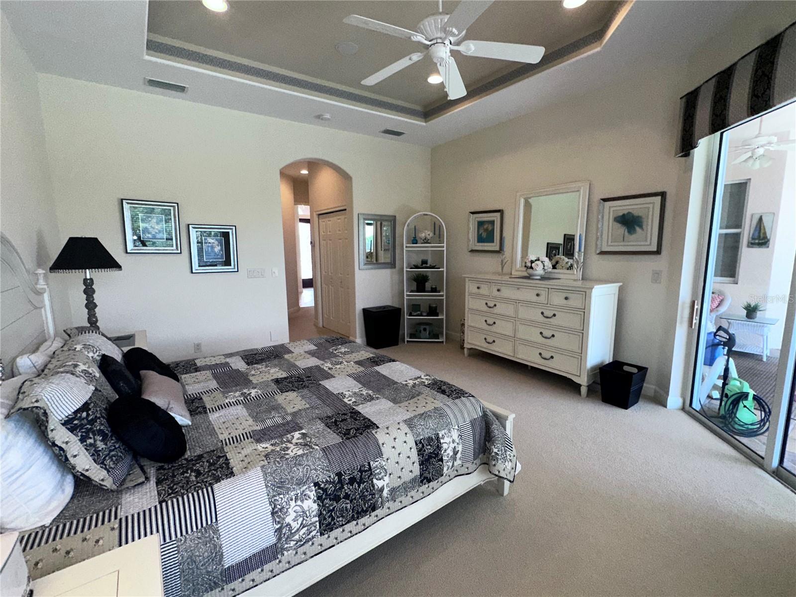 194 MONTELLUNA DR — photo 36
