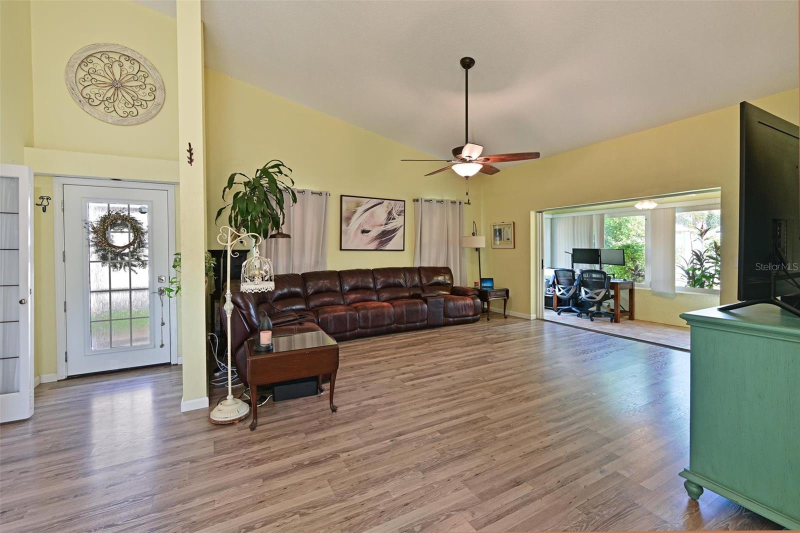 4427 MURFIELD DR E — photo 5