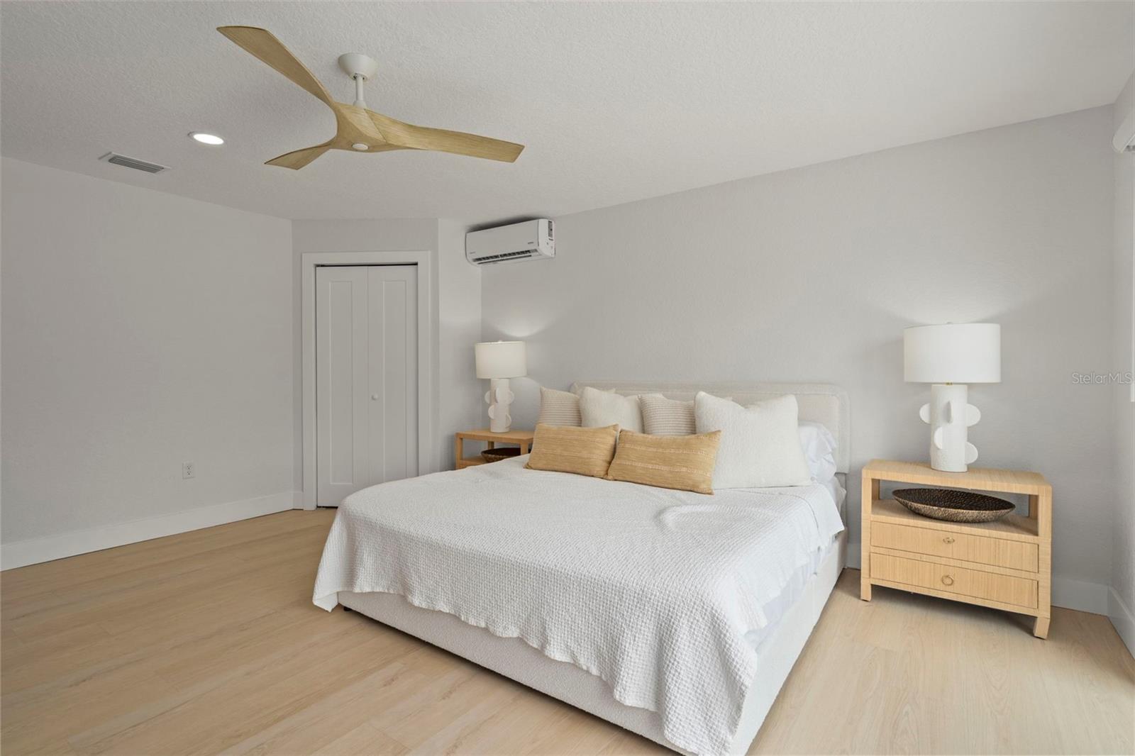 5548 LEEWARD LN — photo 33