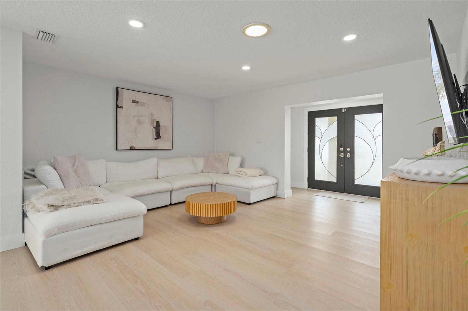 5548 LEEWARD LN — photo 14