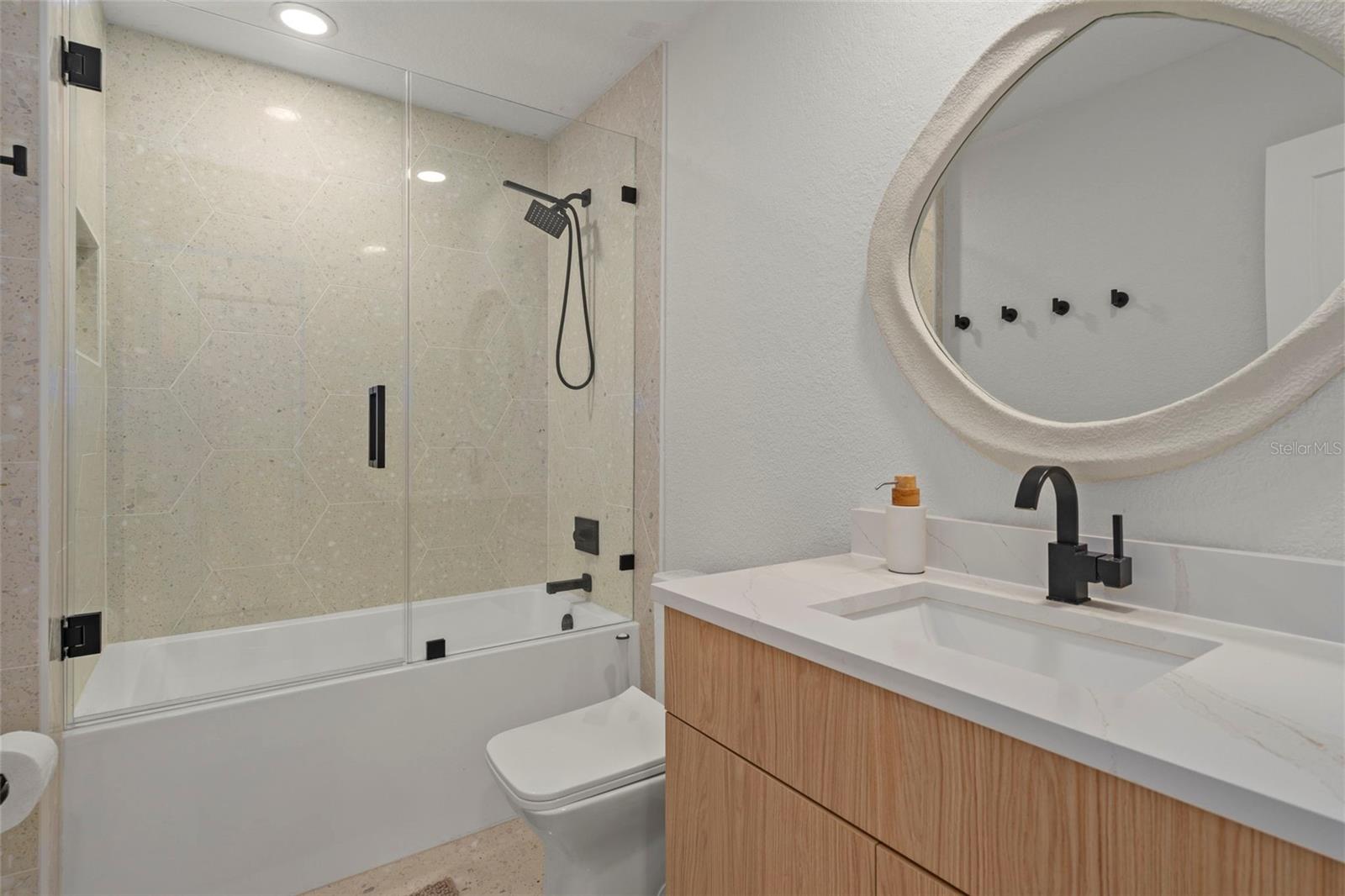 5548 LEEWARD LN — photo 43