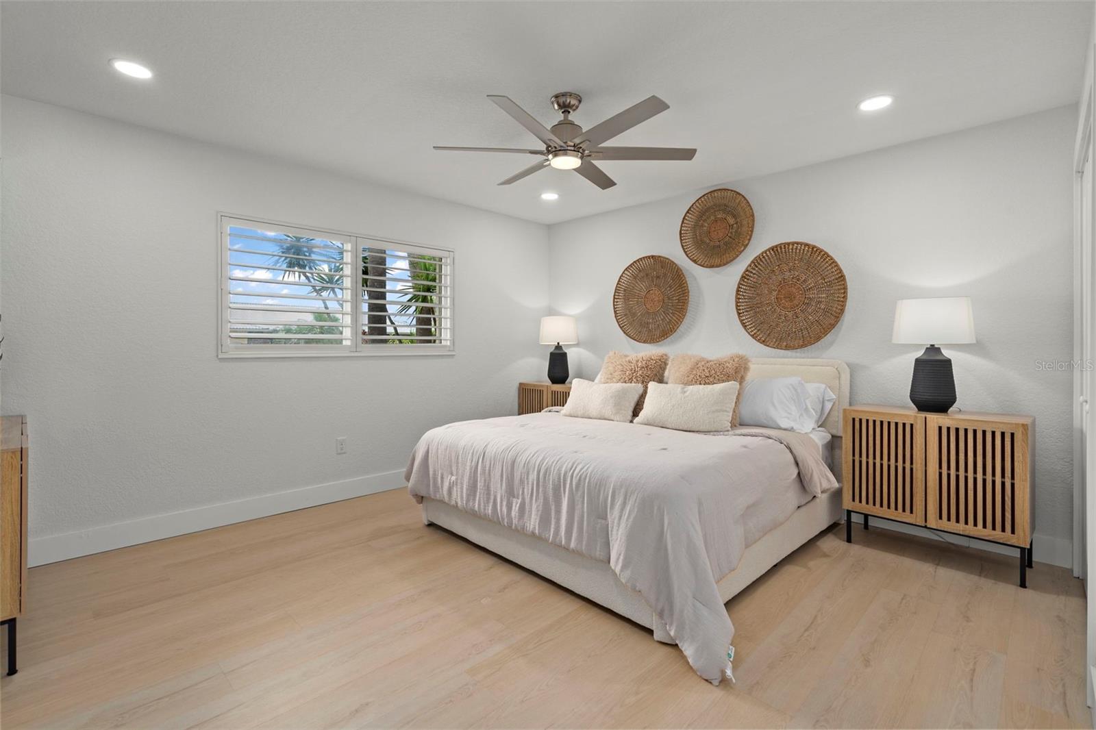5548 LEEWARD LN — photo 37