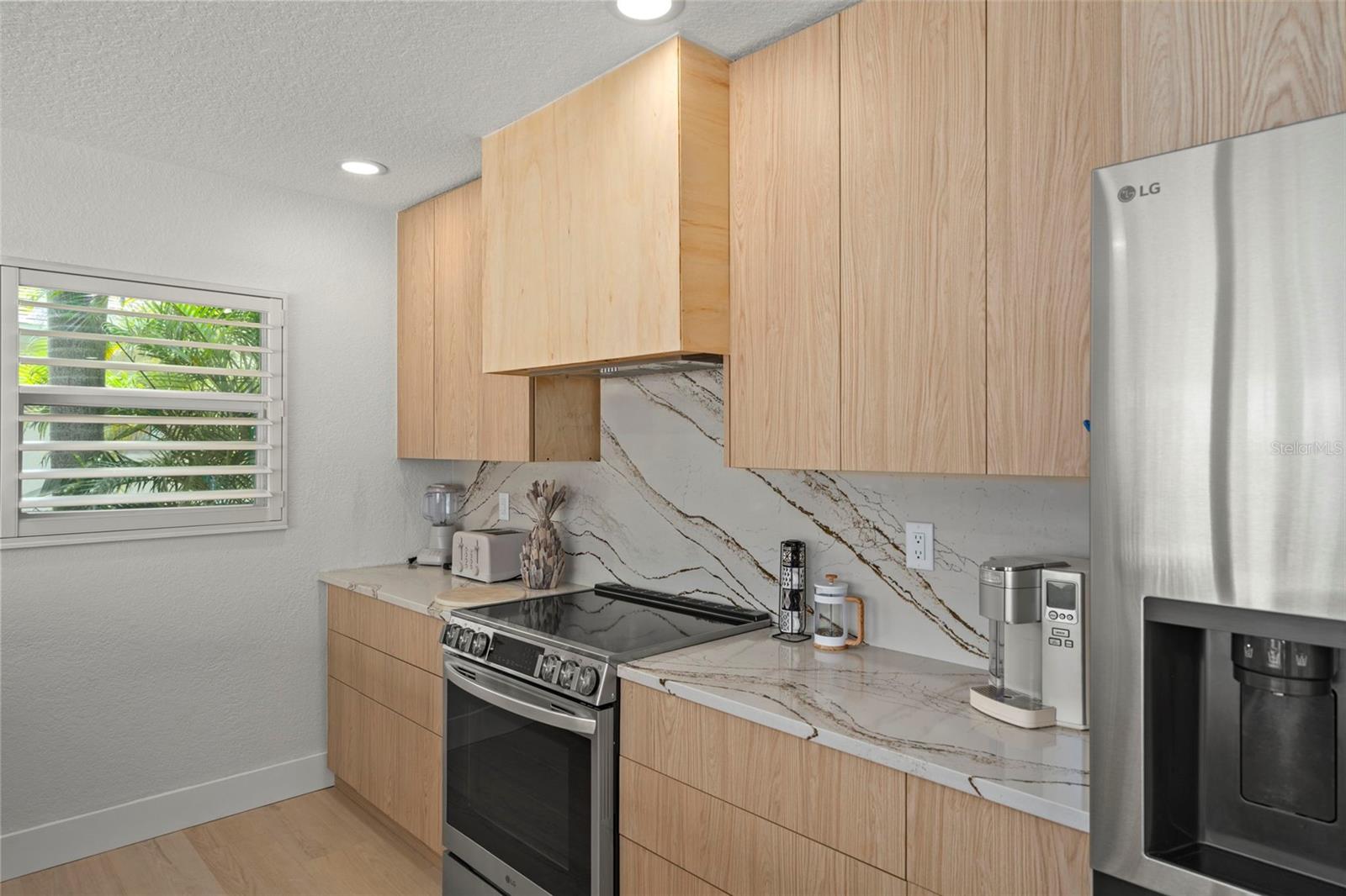5548 LEEWARD LN — photo 30