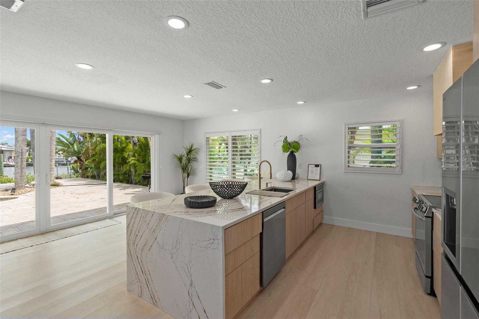 5548 LEEWARD LN — photo 25