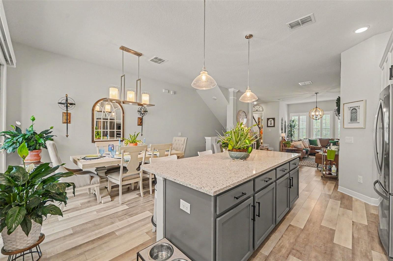 9567 CAVENDISH DR — photo 3