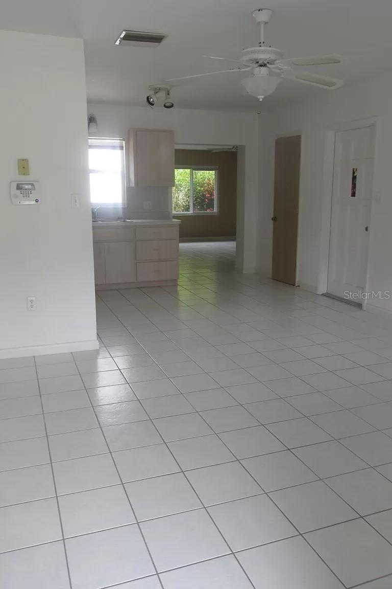 2911 BENTLEY ST — photo 6