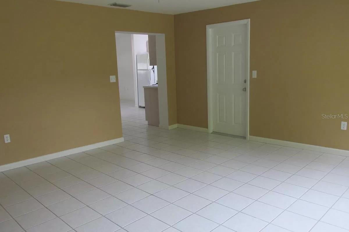 2911 BENTLEY ST — photo 2