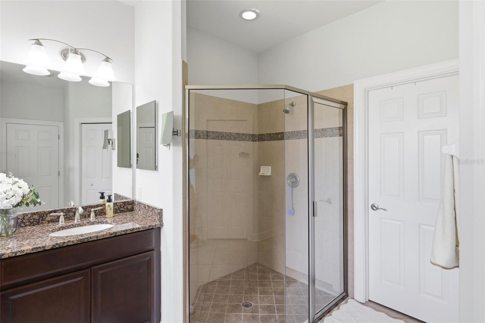 2199 TERRACINA DR — photo 32