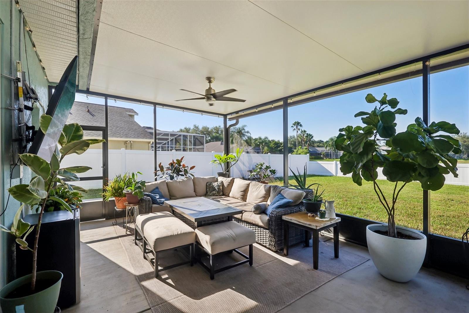 205 ROSANA DR — photo 34