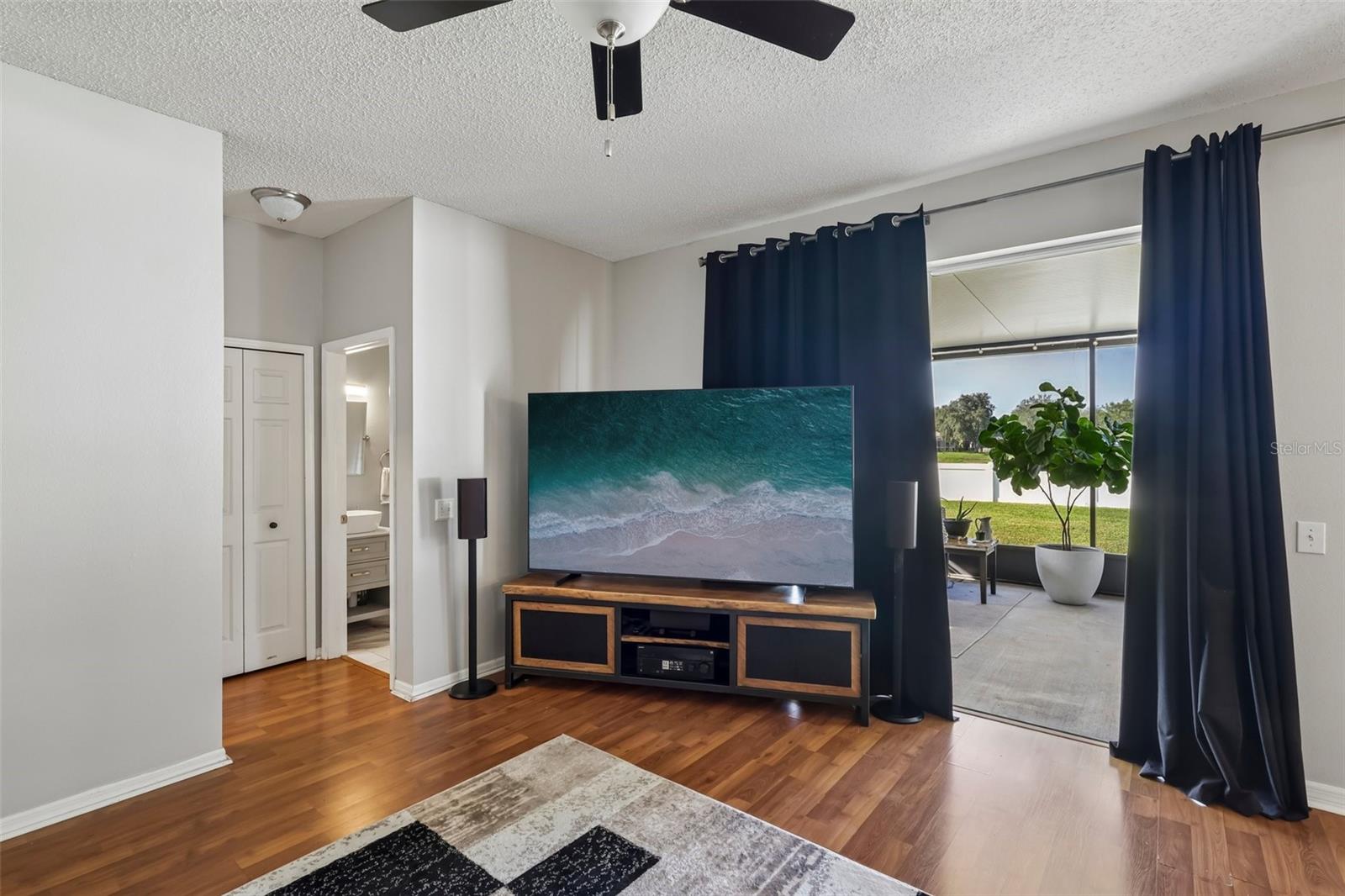 205 ROSANA DR — photo 23
