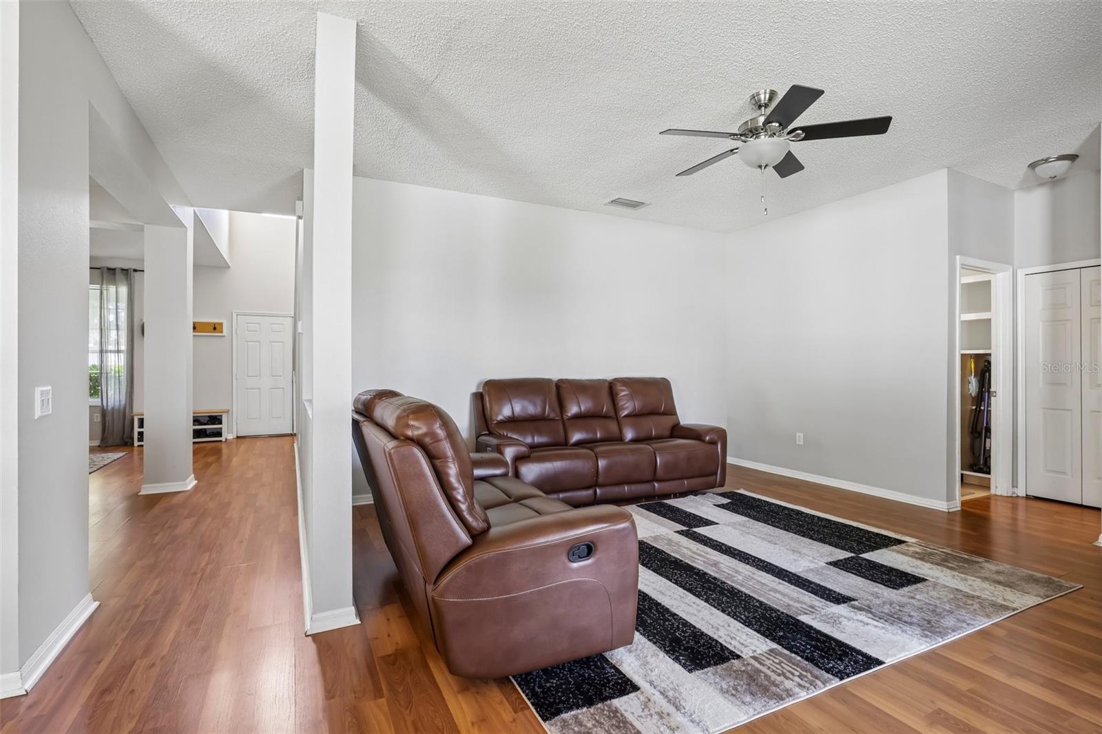205 ROSANA DR — photo 24