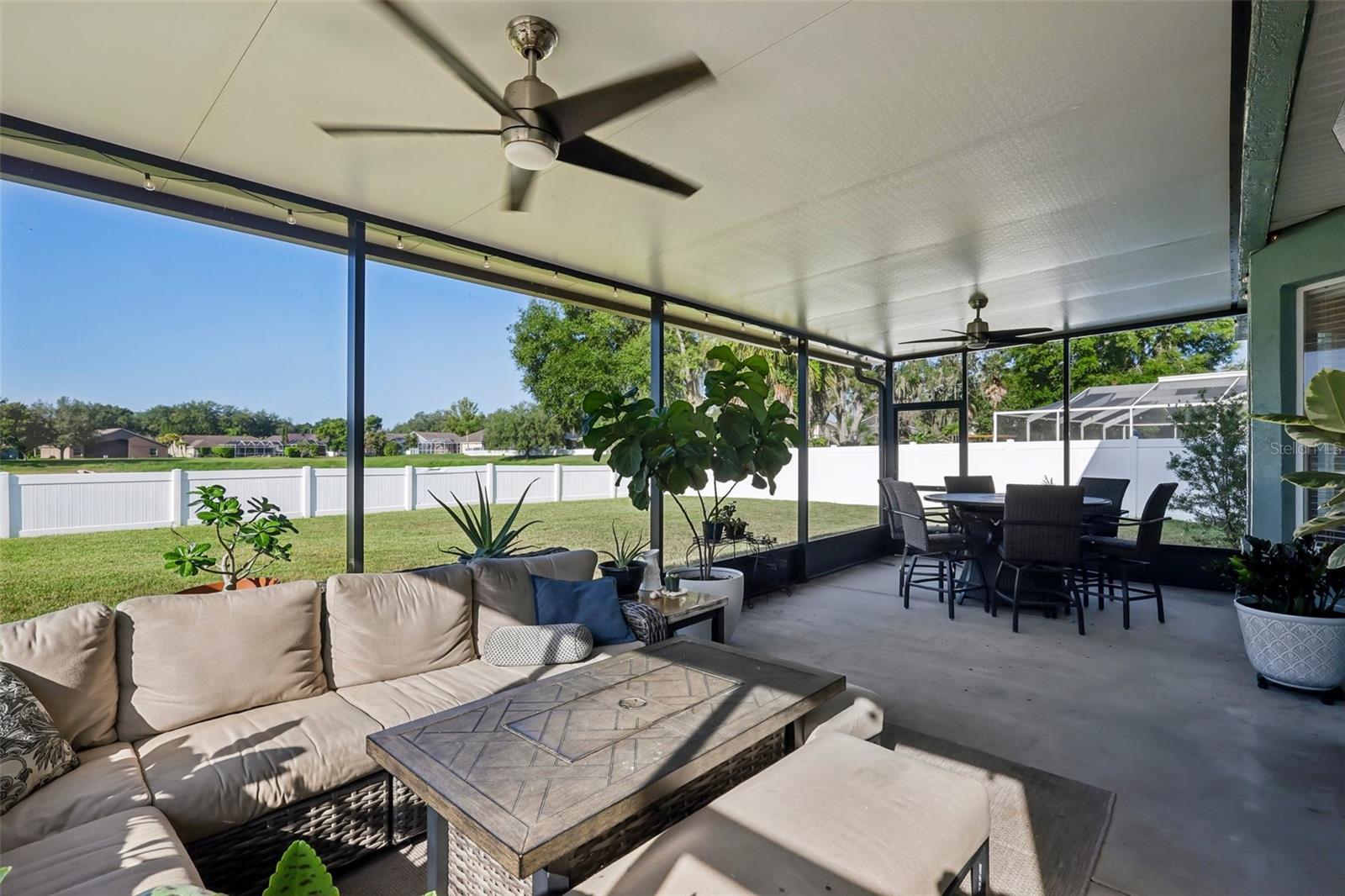 205 ROSANA DR — photo 32