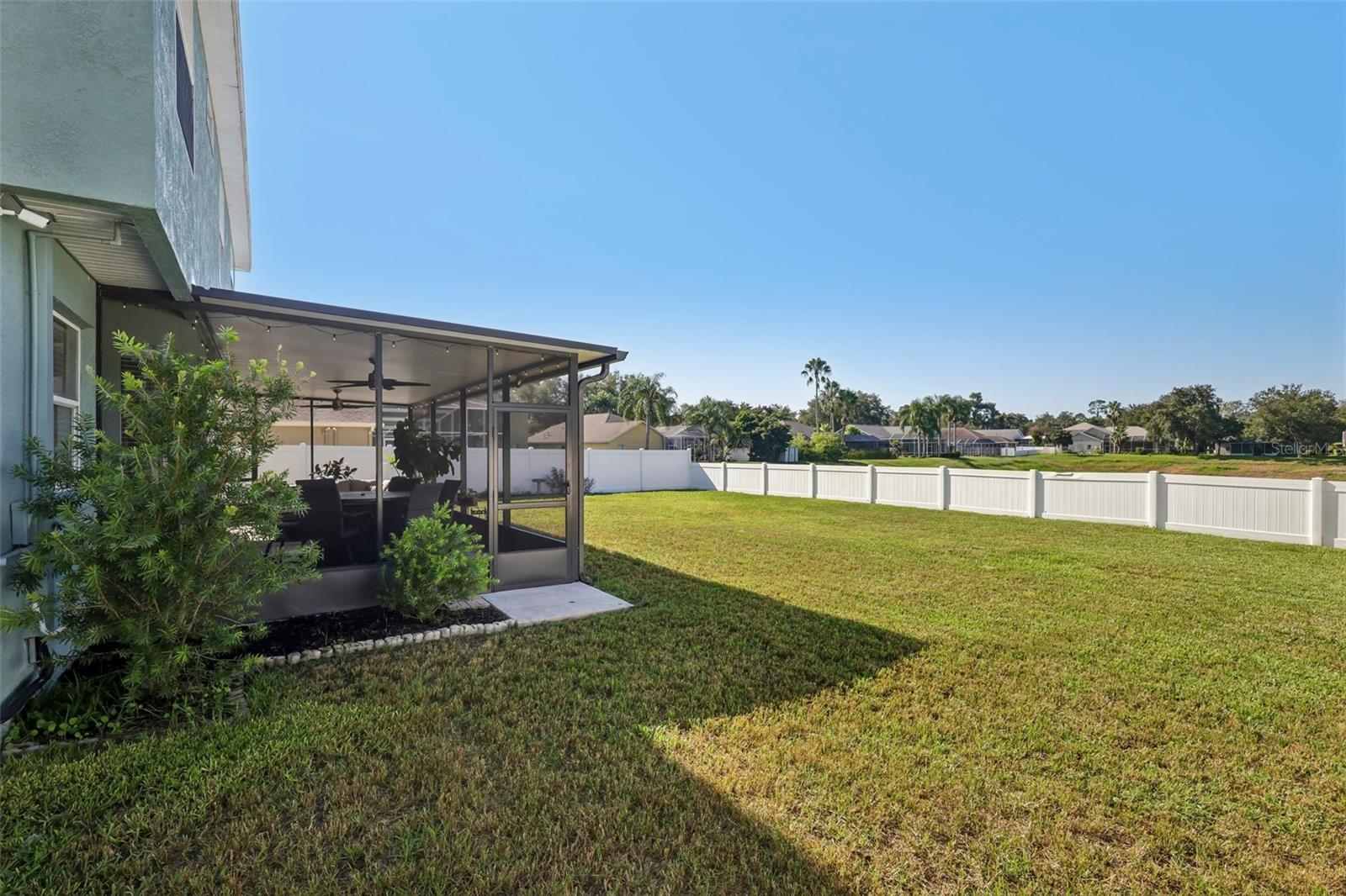 205 ROSANA DR — photo 37