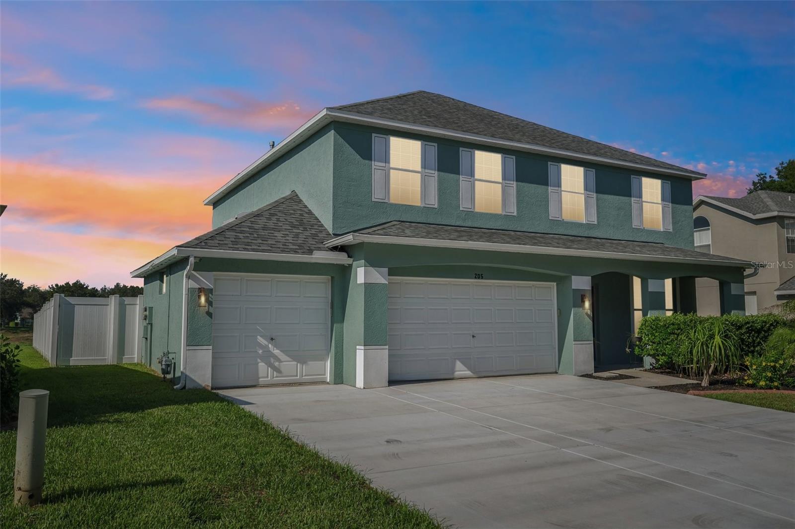 205 ROSANA DR — photo 9