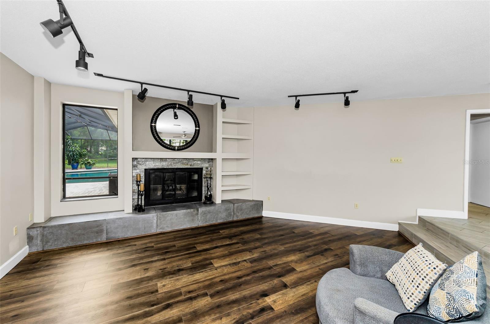 2063 BROOKSIDE DR — photo 8