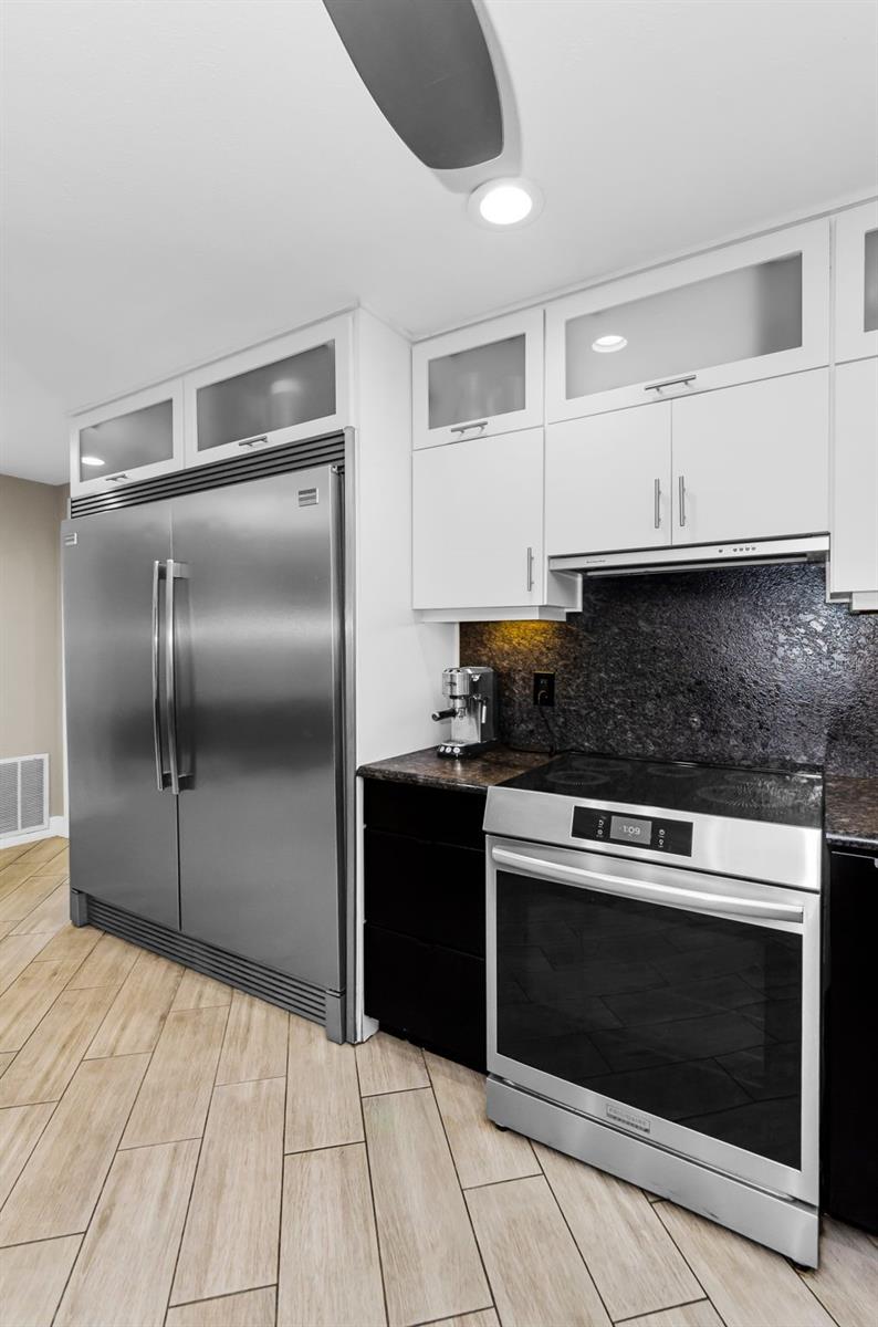 2063 BROOKSIDE DR — photo 11