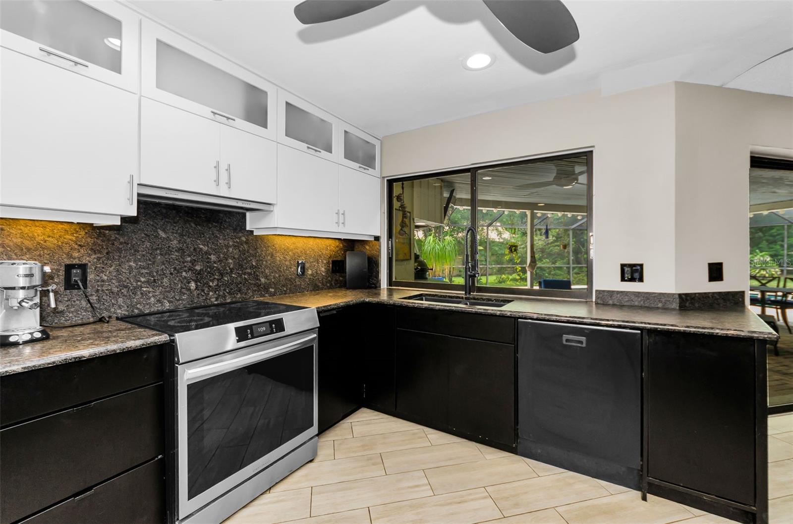2063 BROOKSIDE DR — photo 12