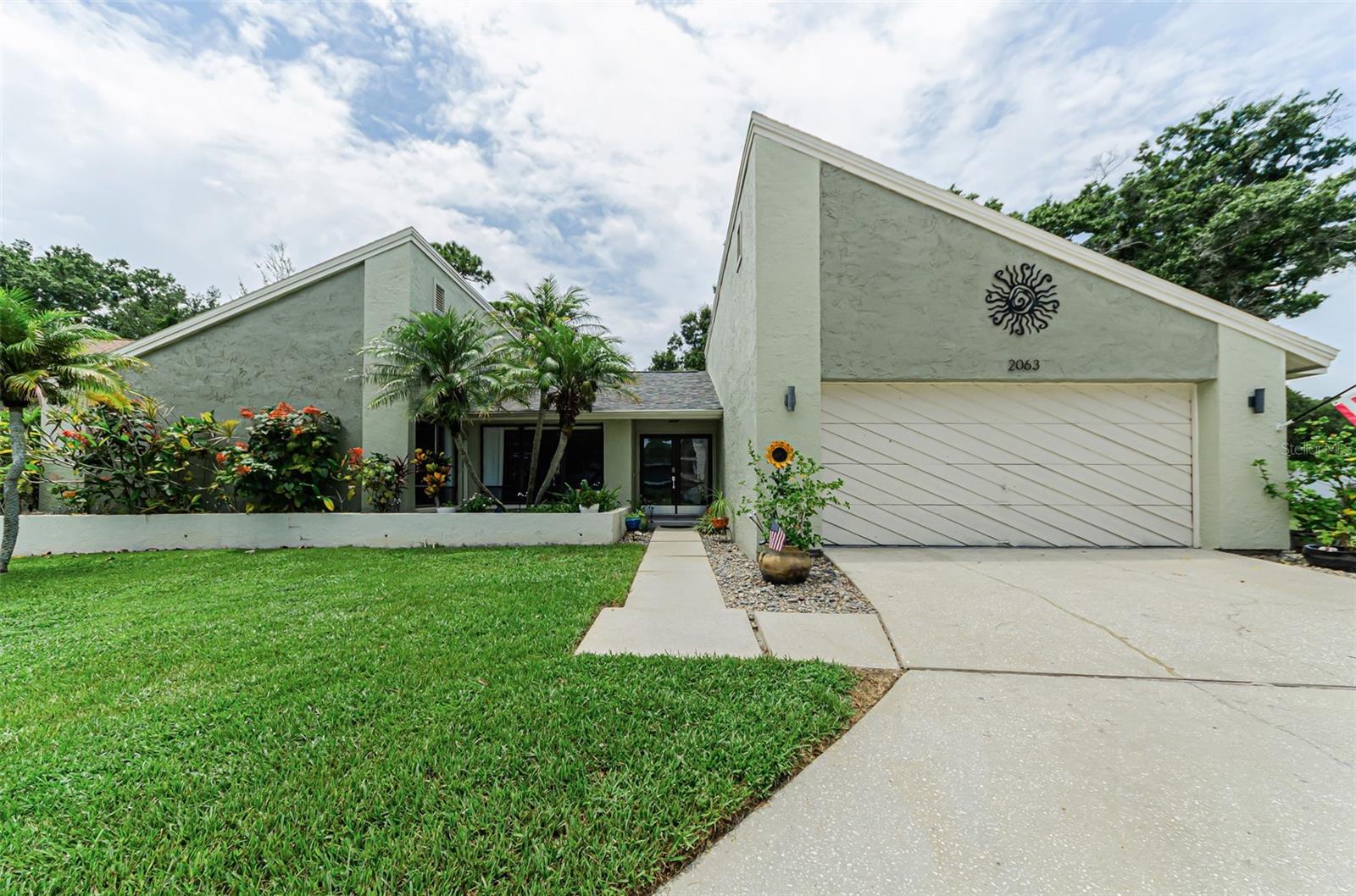 2063 BROOKSIDE DR — photo 2