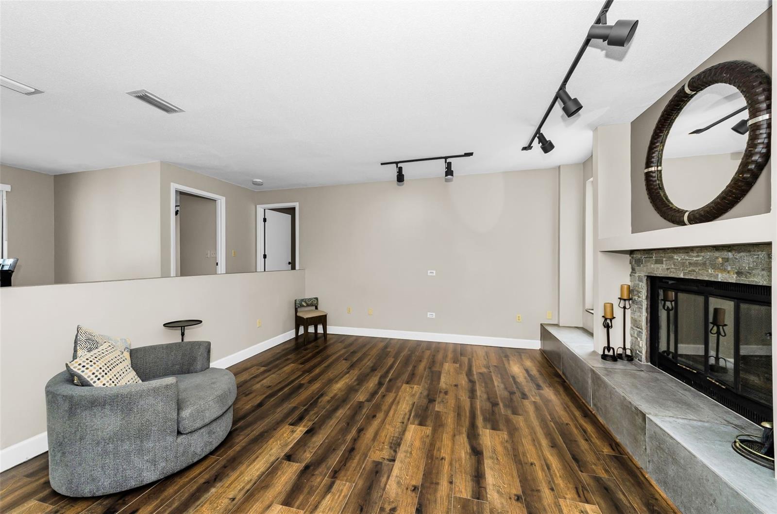2063 BROOKSIDE DR — photo 9