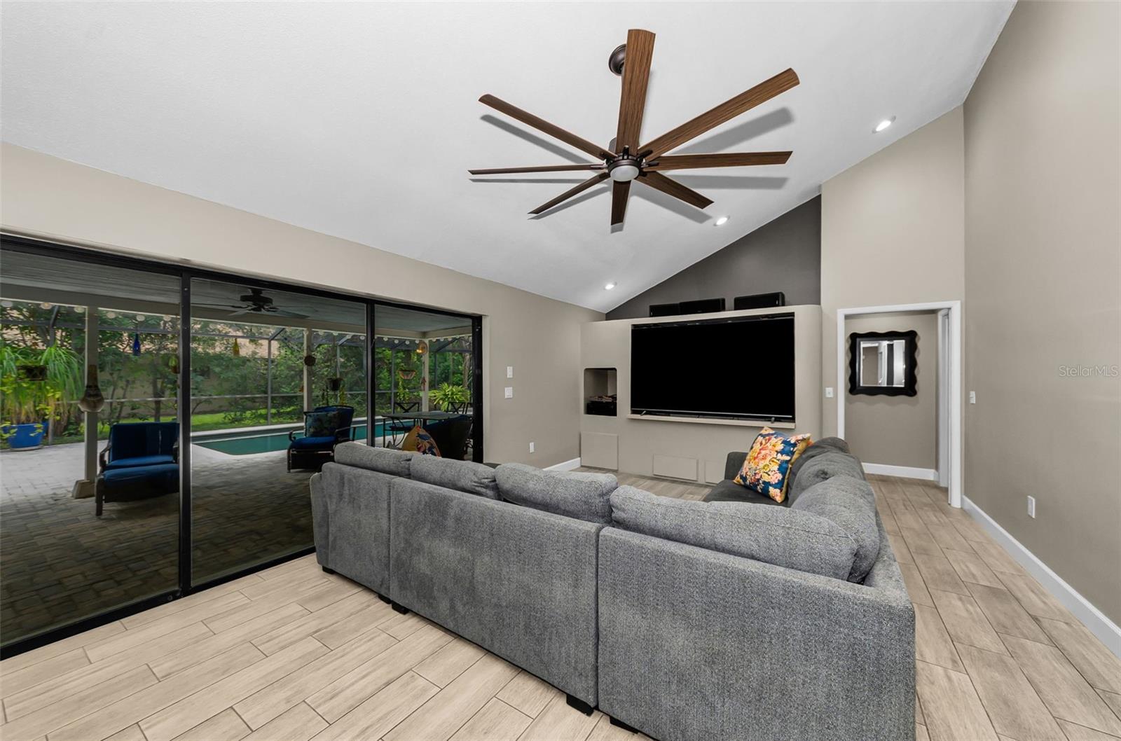 2063 BROOKSIDE DR — photo 16