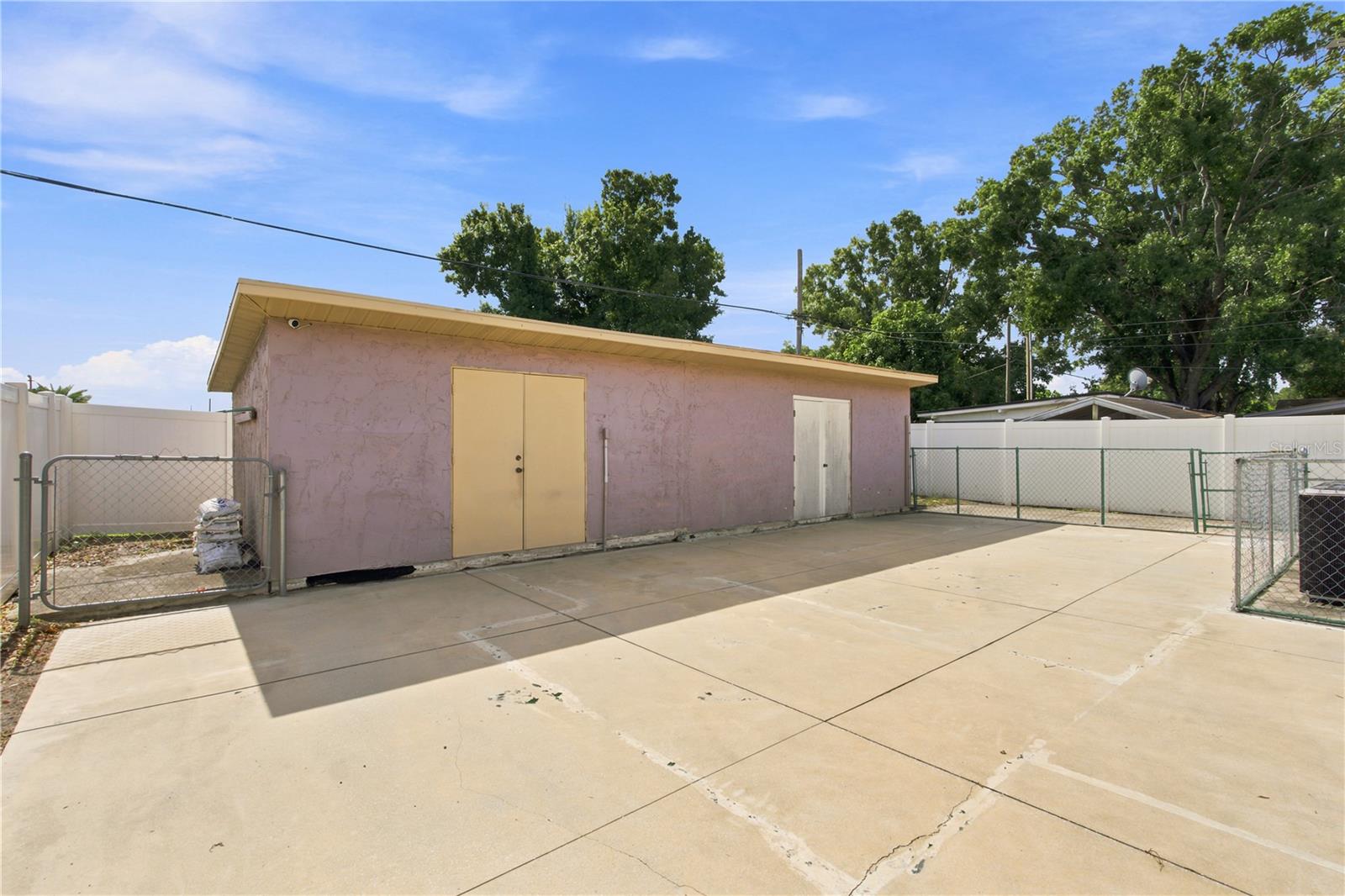 6513 N MANHATTAN AVE — photo 24