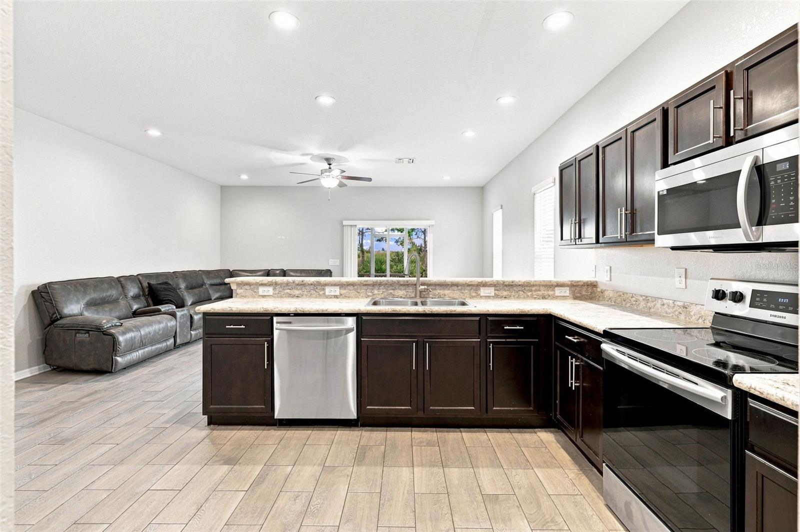 4641 VIGNETTE WAY — photo 3