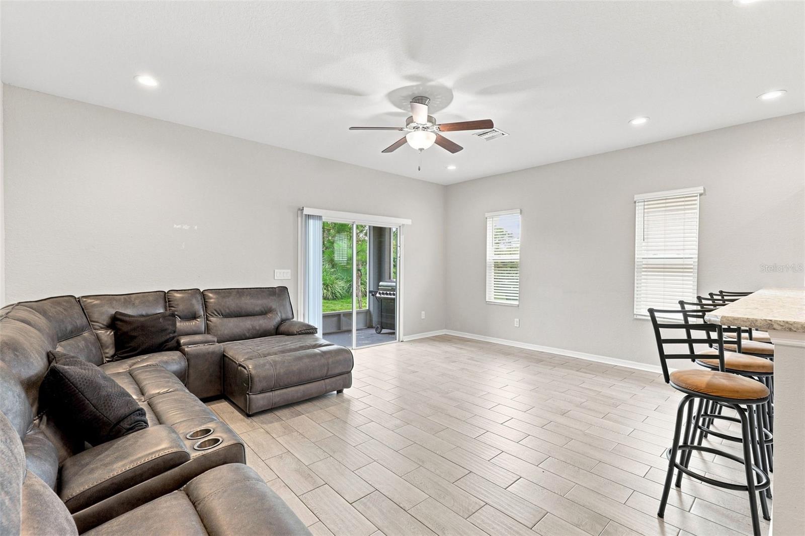 4641 VIGNETTE WAY — photo 2