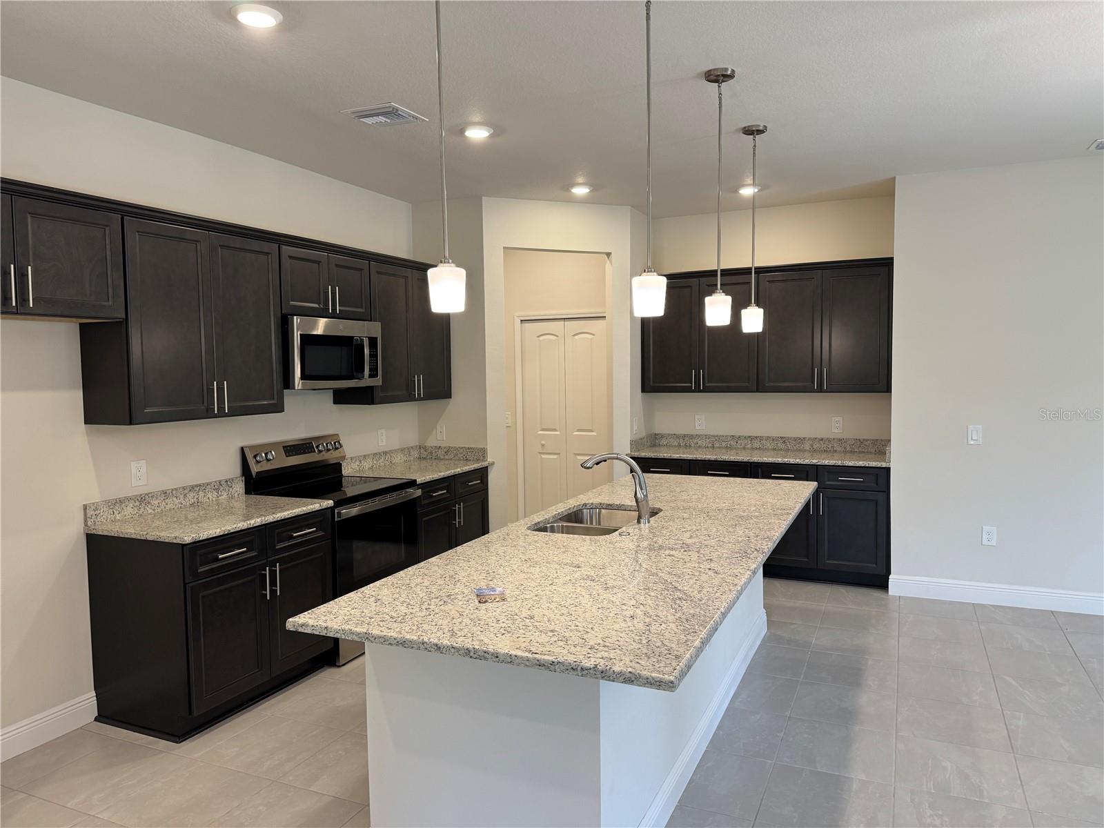 3271 NADASKY AVE — photo 3