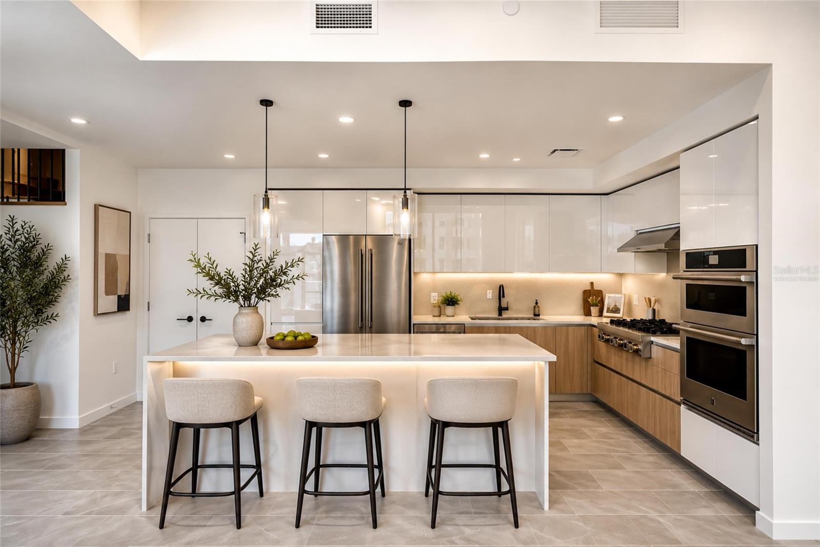 400 CENTRAL AVE #407 — photo 4