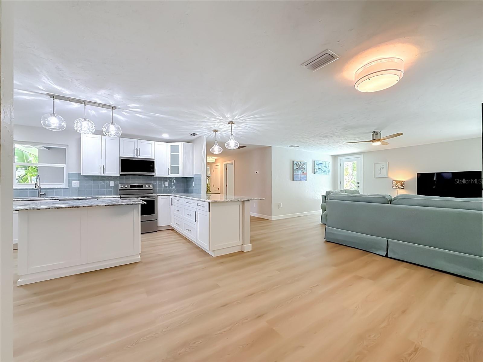 63 OAKWOOD DR — photo 16