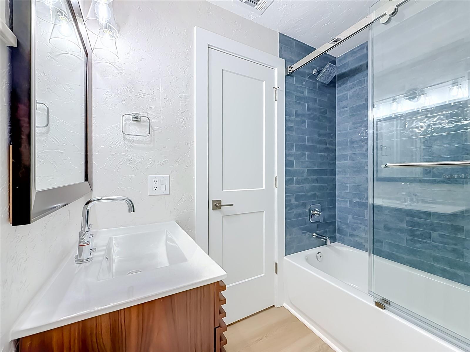 63 OAKWOOD DR — photo 47