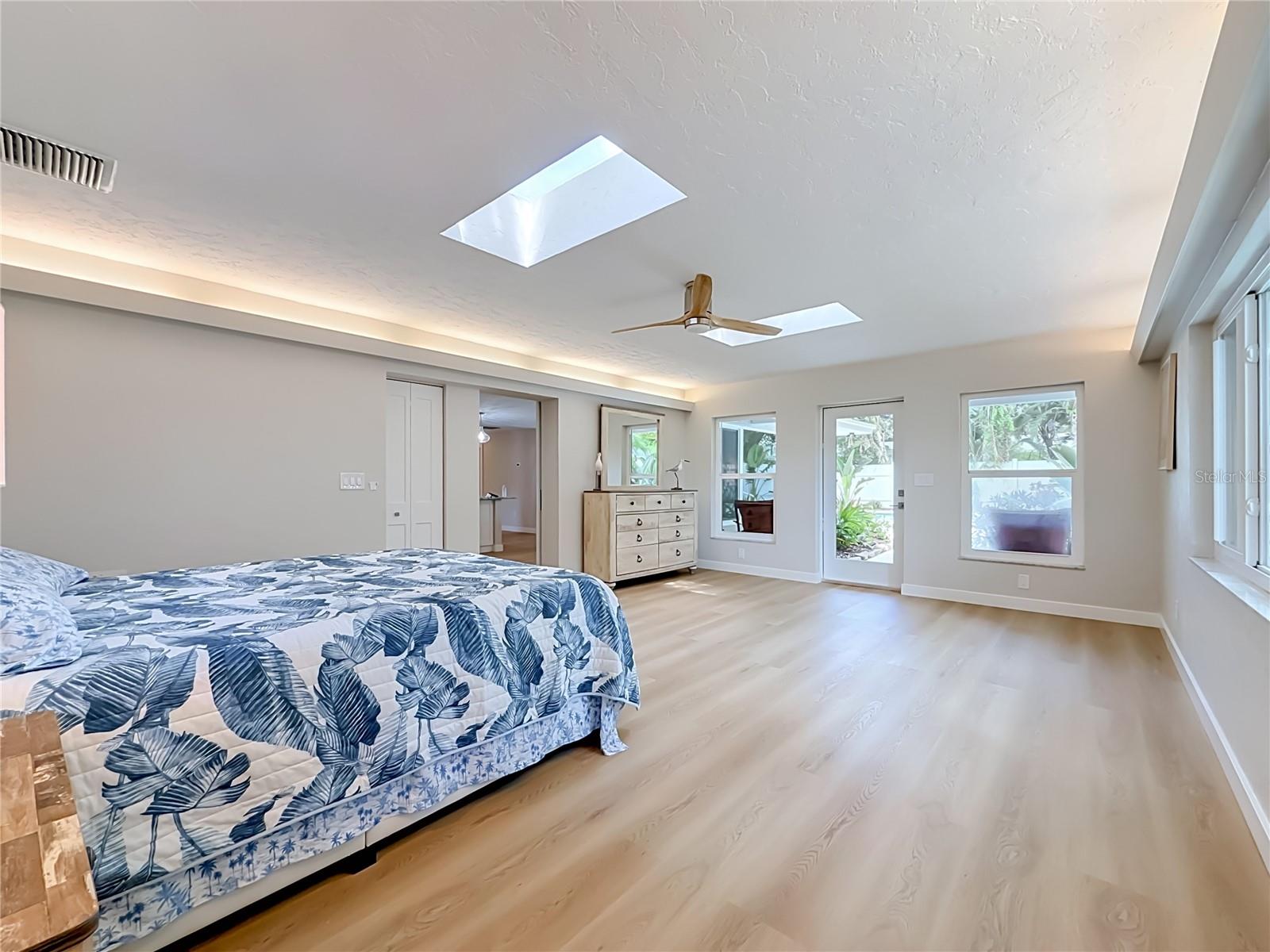 63 OAKWOOD DR — photo 28