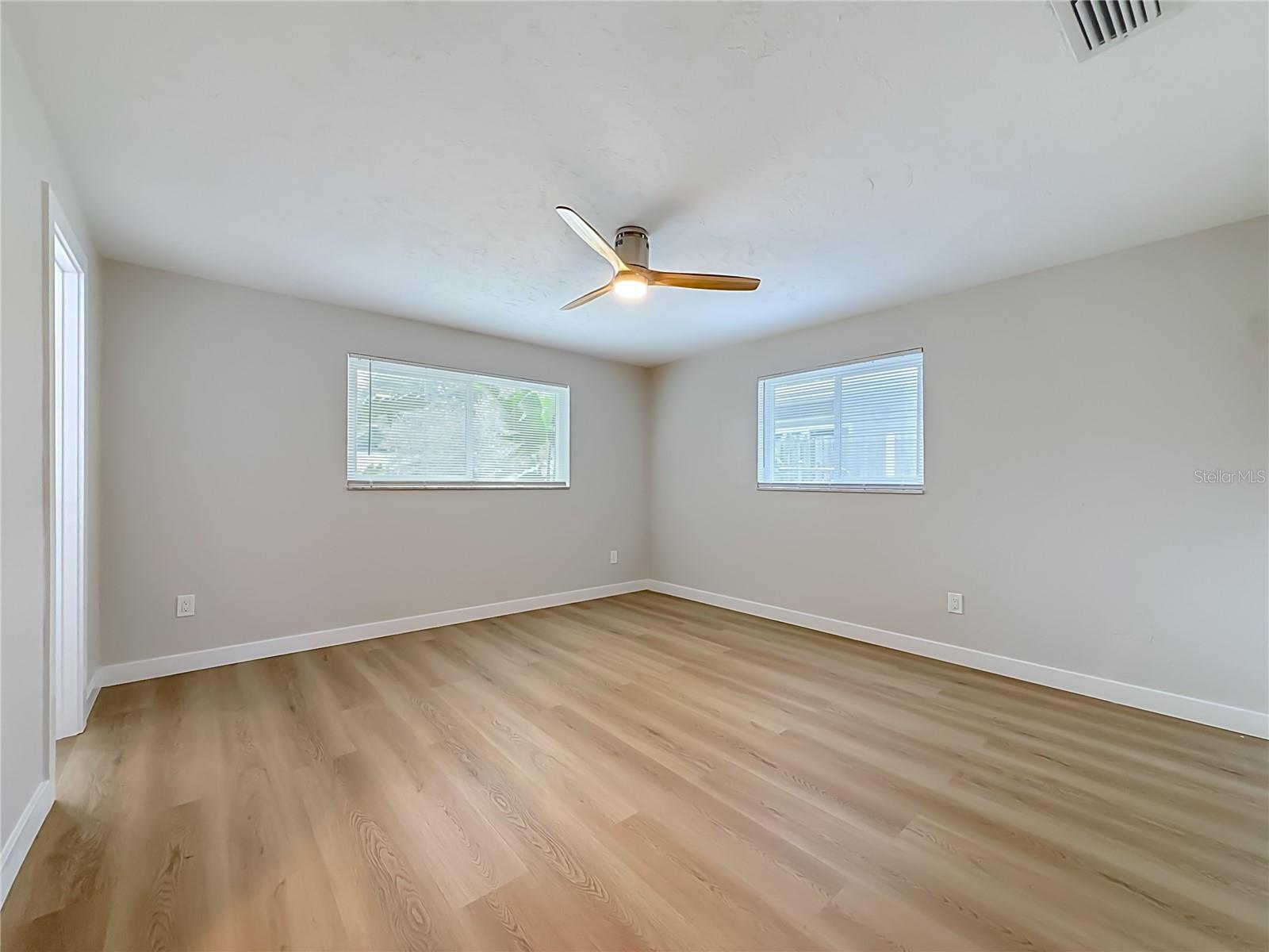 63 OAKWOOD DR — photo 37