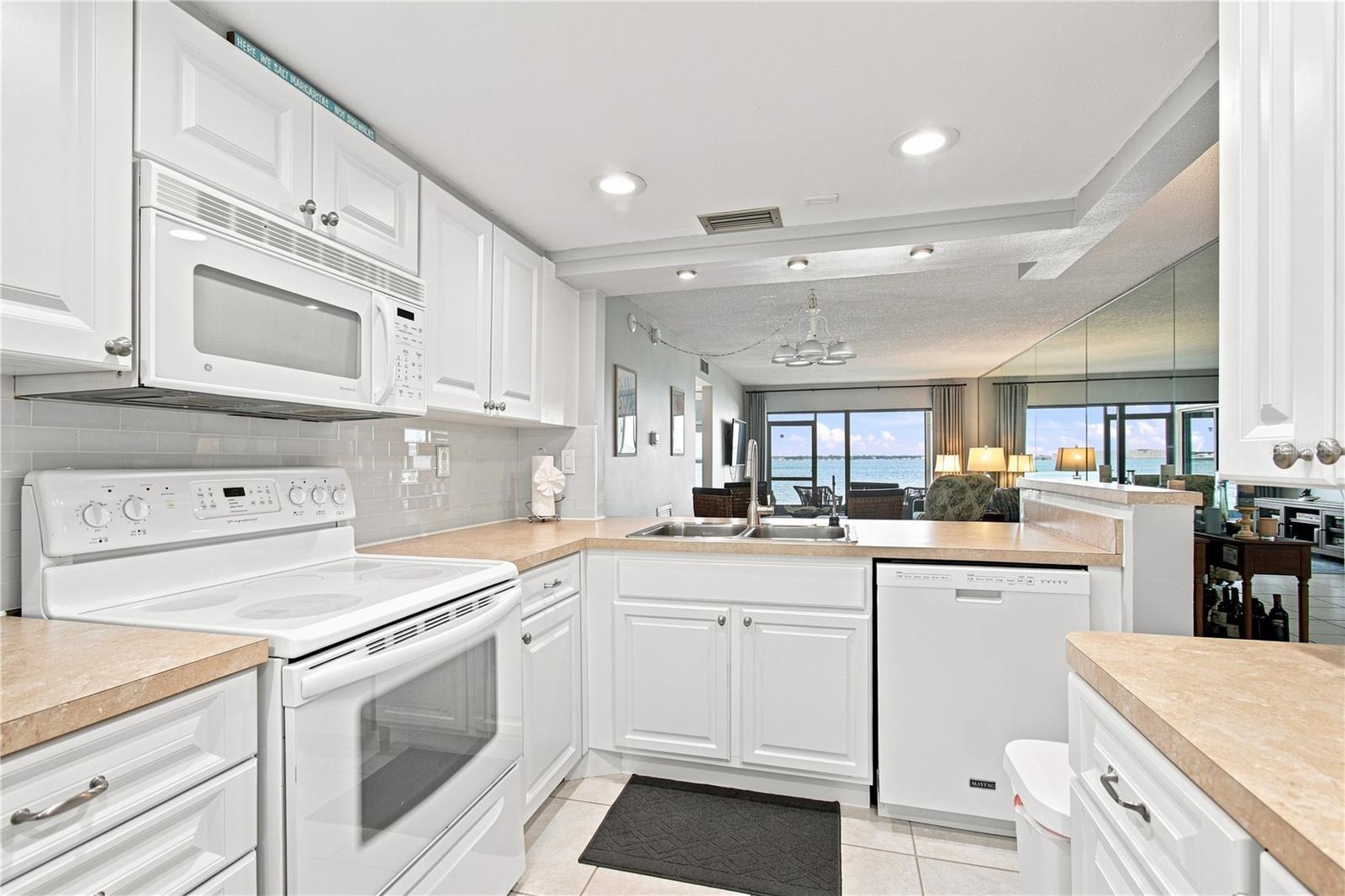6177 SUN BLVD #109 — photo 7