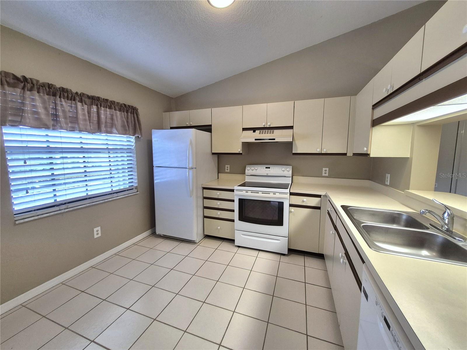 2150 ELM ST #606 — photo 5