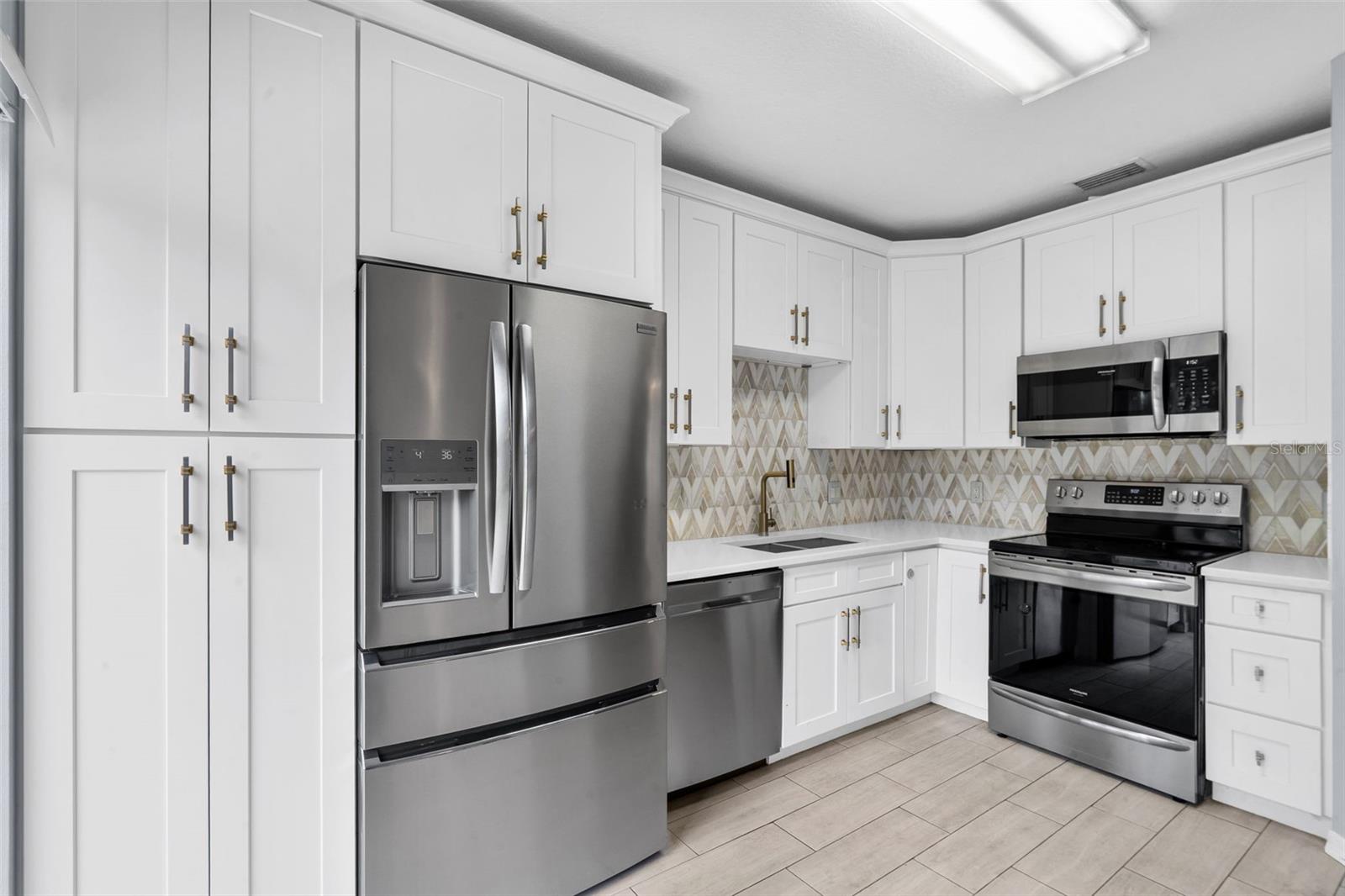 1610 MARSH WOOD DR — photo 11