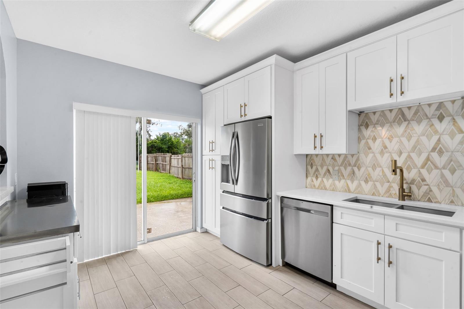 1610 MARSH WOOD DR — photo 10