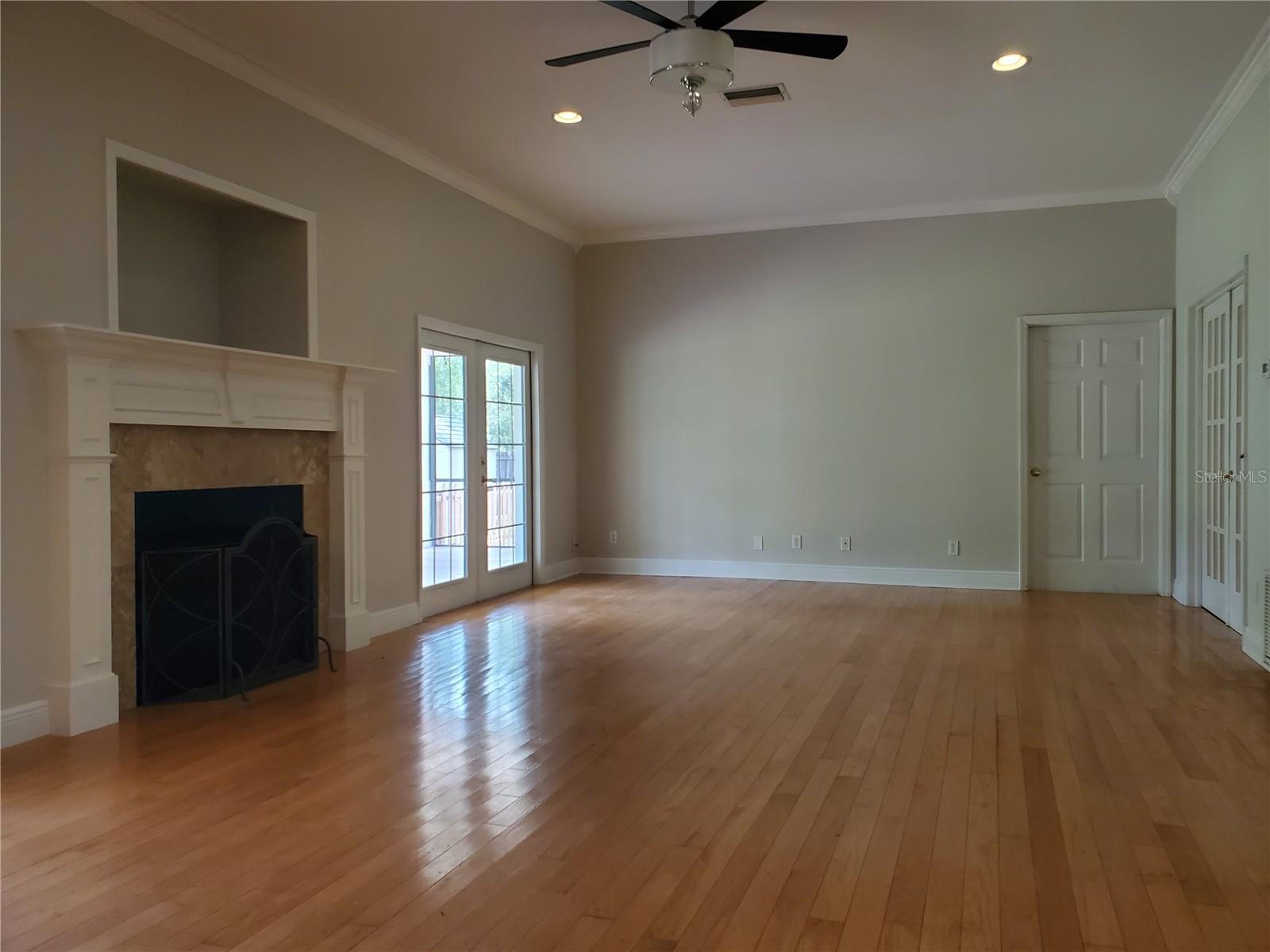 2121 FAIRFIELD AVE — photo 9