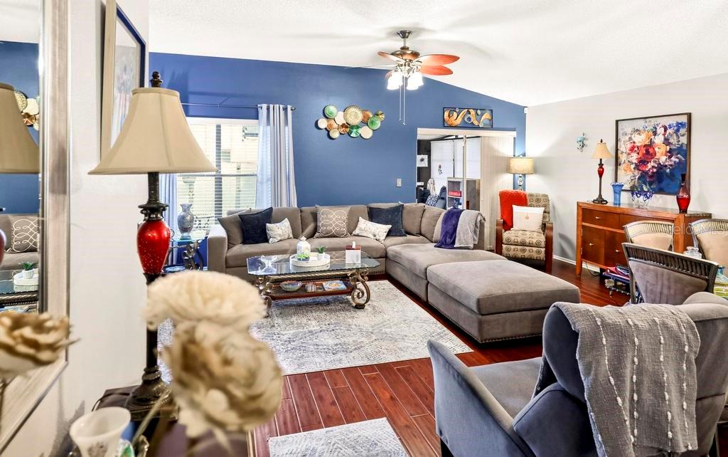 852 FRANKLIN CIR — photo 4