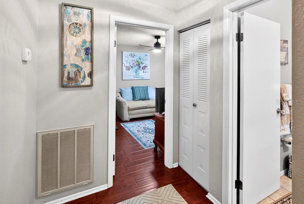 852 FRANKLIN CIR — photo 17