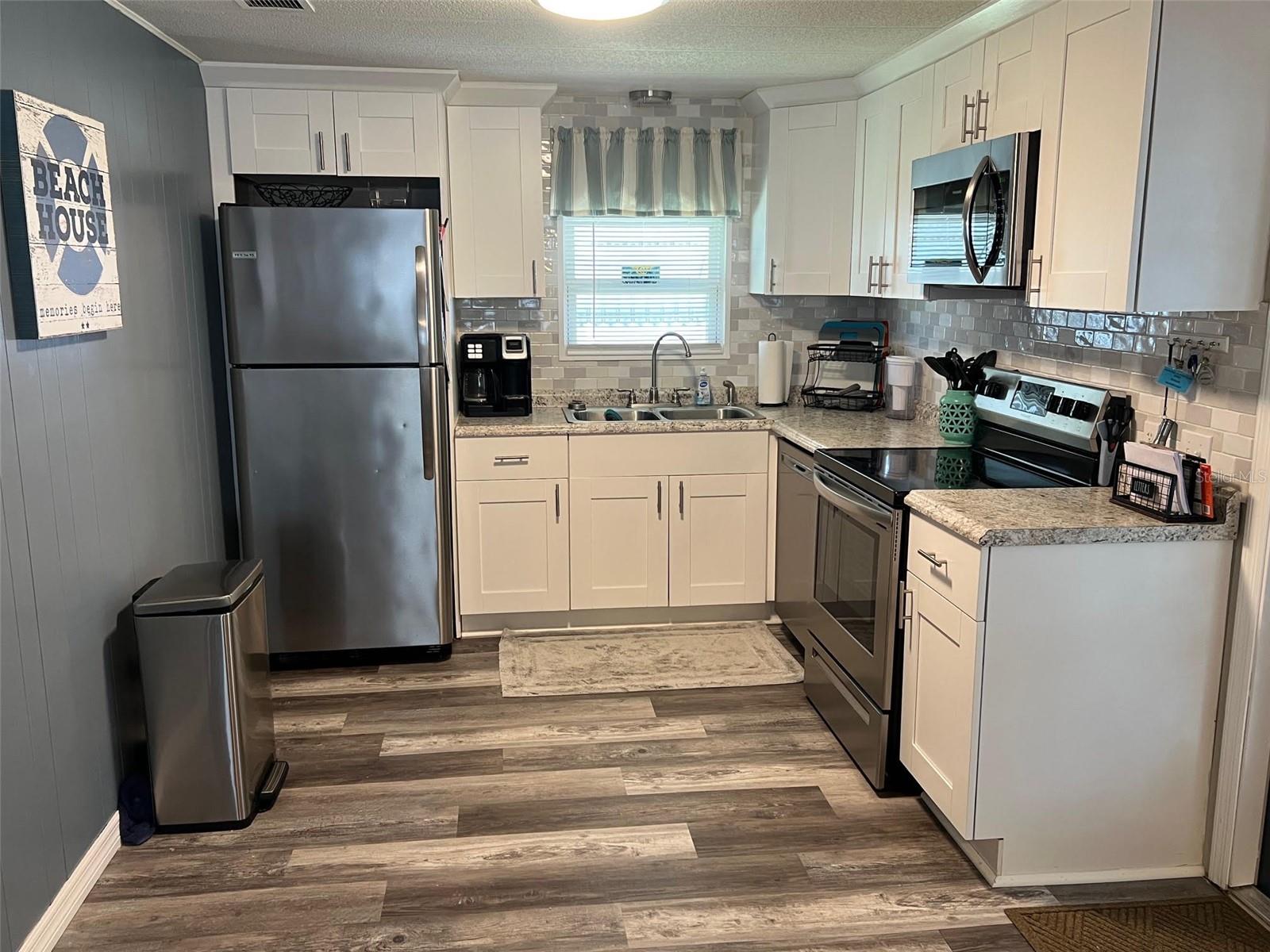 142 FERN PALM ST — photo 11