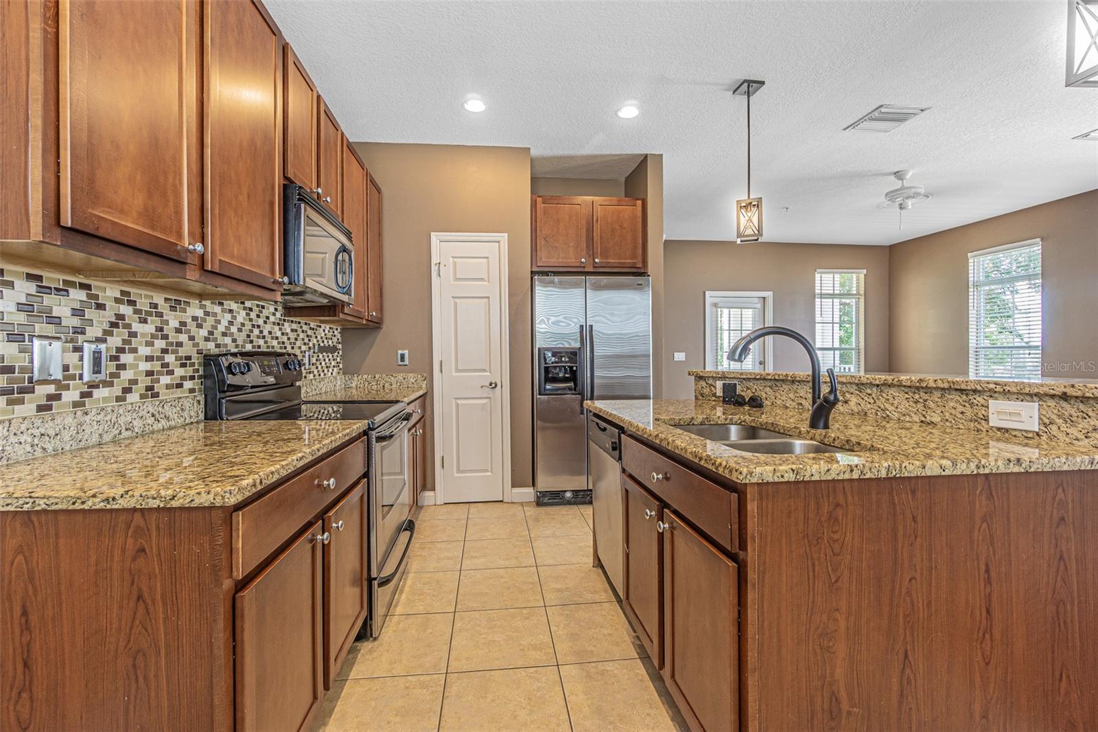 4511 LEGACY PARK DR — photo 4