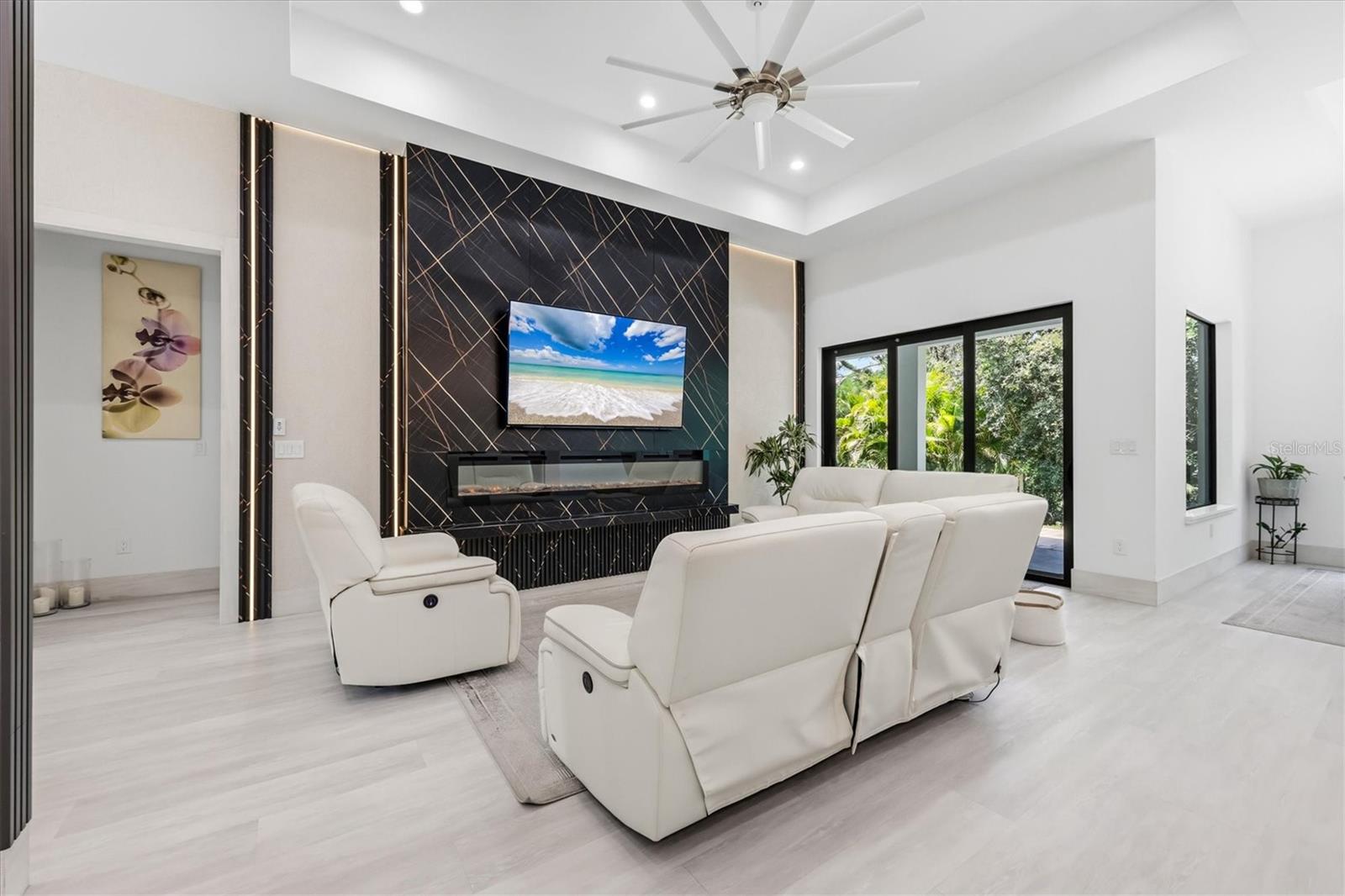 380 COWRY RD — photo 12