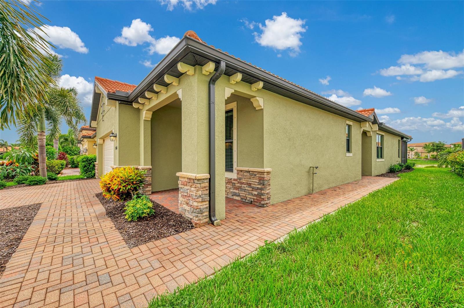 10065 COZY GROVE DR — photo 7