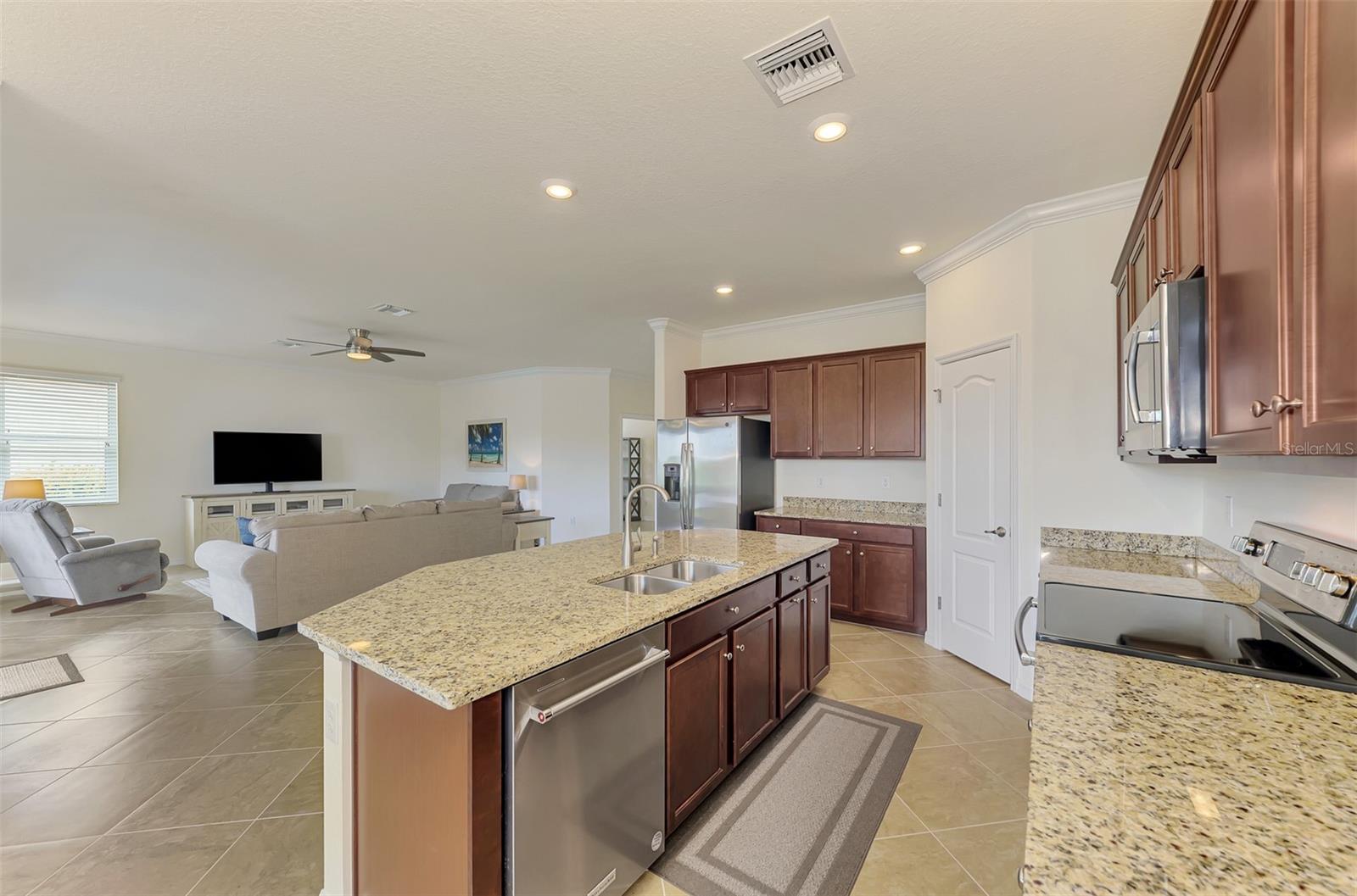 10065 COZY GROVE DR — photo 22