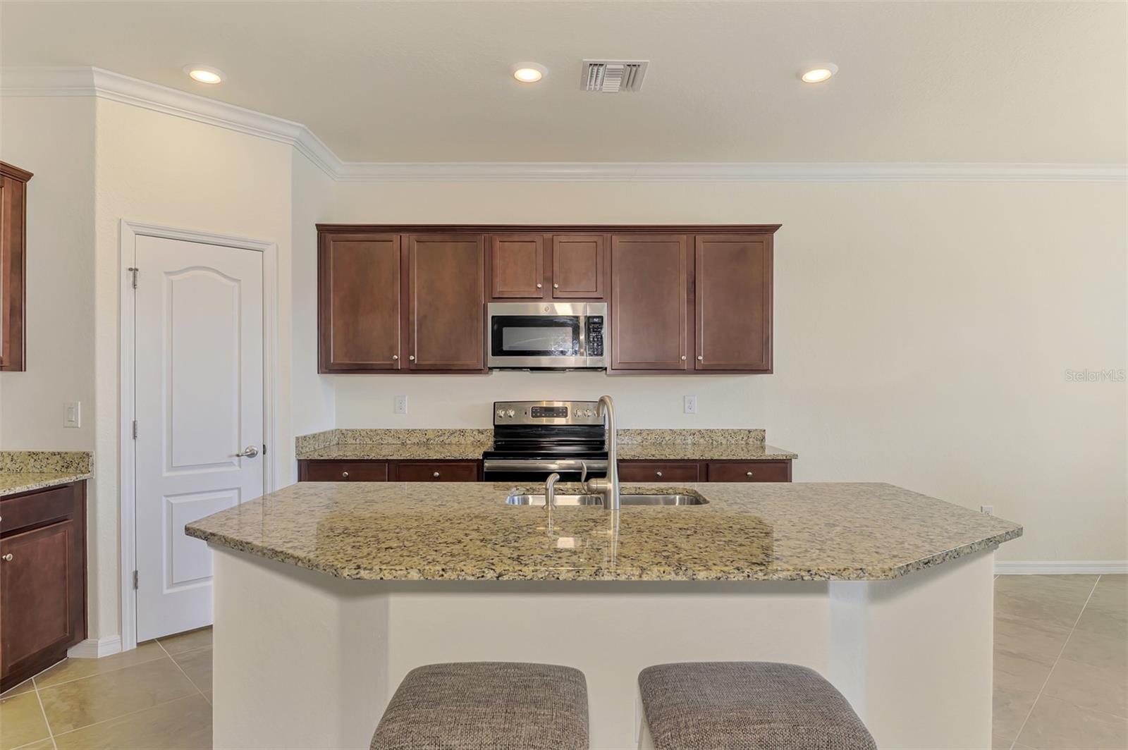 10065 COZY GROVE DR — photo 18